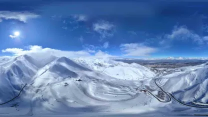 Türkiye Baharı, Palandöken Kışı Yaşıyor: Kayak Sezonu Uzatıldı