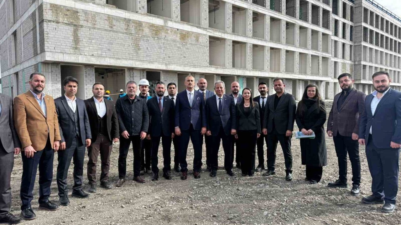 Ağrı Valisi Önder Bozkurt sağlık yatırımlarını yerinde inceledi