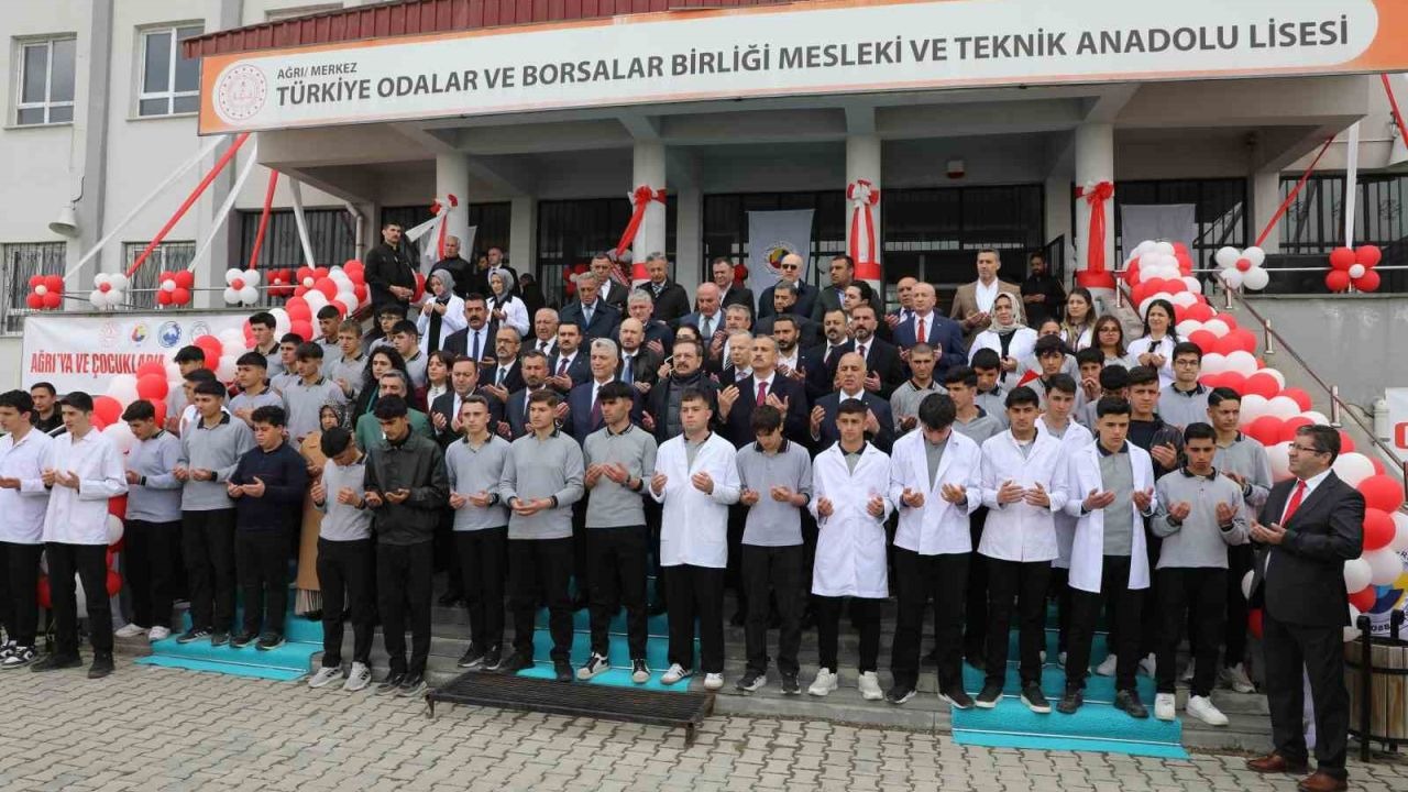 Ağrı’da Mesleki Eğitimde Yeni Dönem: TOBB Mesleki ve Teknik Anadolu Lisesi Açıldı