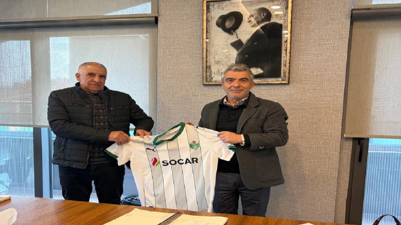 Cantürk Alagöz Kendi Elleriyle İmzaladı: Iğdır FK Sevdalısına Büyük Jest!