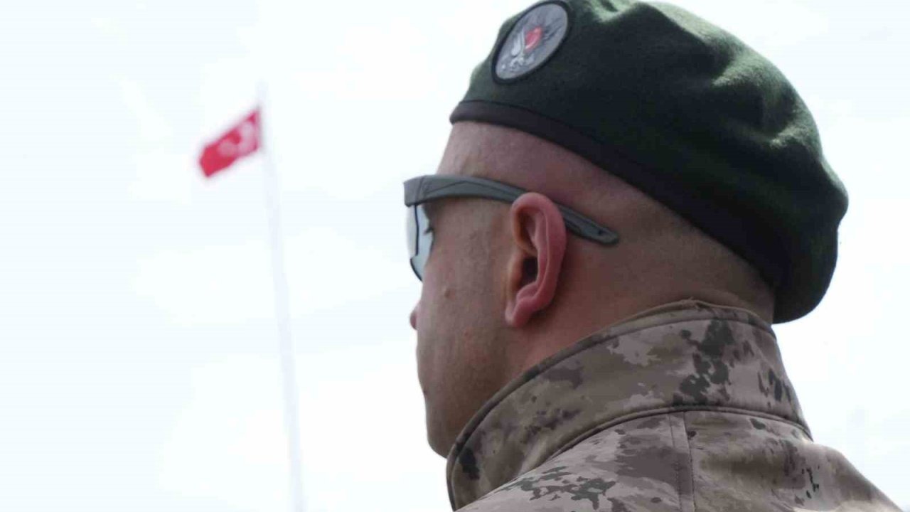 Erzurum'da Polis Haftası Gururu: Mehteranlı ve Motosikletli Gösteriler Nefes Kesti