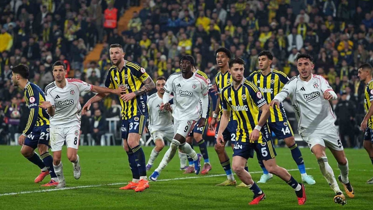 Ezeli Rekabette 364. Randevu: Fenerbahçe Ve Beşiktaş Kadıköy'de Karşı Karşıya Geliyor