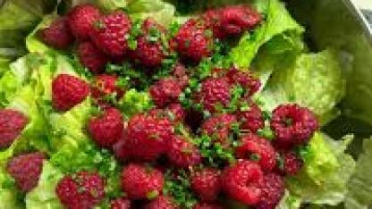 Frambuaz Sirkeli Salata Tarifi