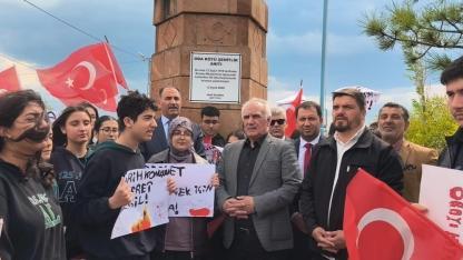 Hakmehmet'te Bir Asırdır Dinmeyen Acı: Şehitler Dualarla Anıldı