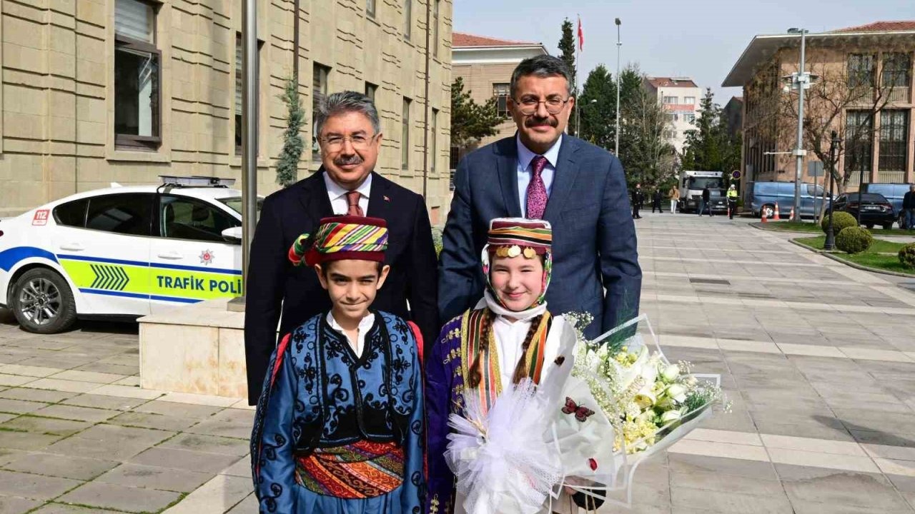 İçişleri Bakan Yardımcısı Ali Çelik, Eskişehir Valisi Dr. Erdinç Yılmaz’a Nezaket Ziyaretinde Bulundu