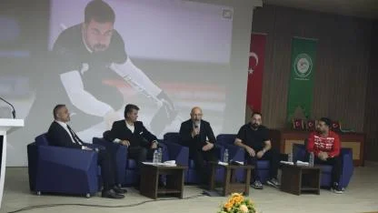 Iğdır’da Buz Üzerinde Strateji Mesaisi: Curling’in Dev İsimleri Panelde Buluştu