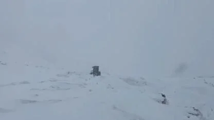 Iğdır’da Ekiplerin Kar Mesaisi: Gaziler Grup Yolu Trafiğe Açıldı