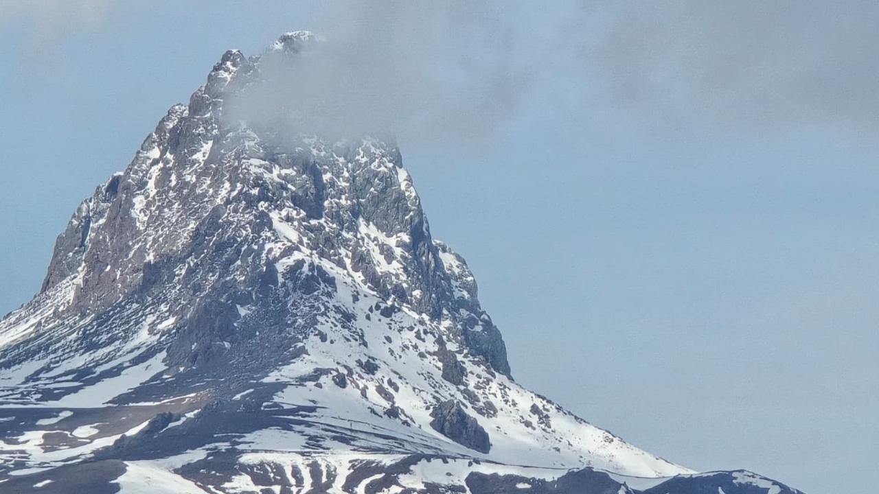 Iğdır’da Tekelti Dağı Her Mevsim Ayrı Güzellik Sunuyor