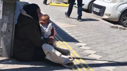Iğdır’da Vicdan Sömürüsü: Dilenciler Bebekleri Maske Yaptı!