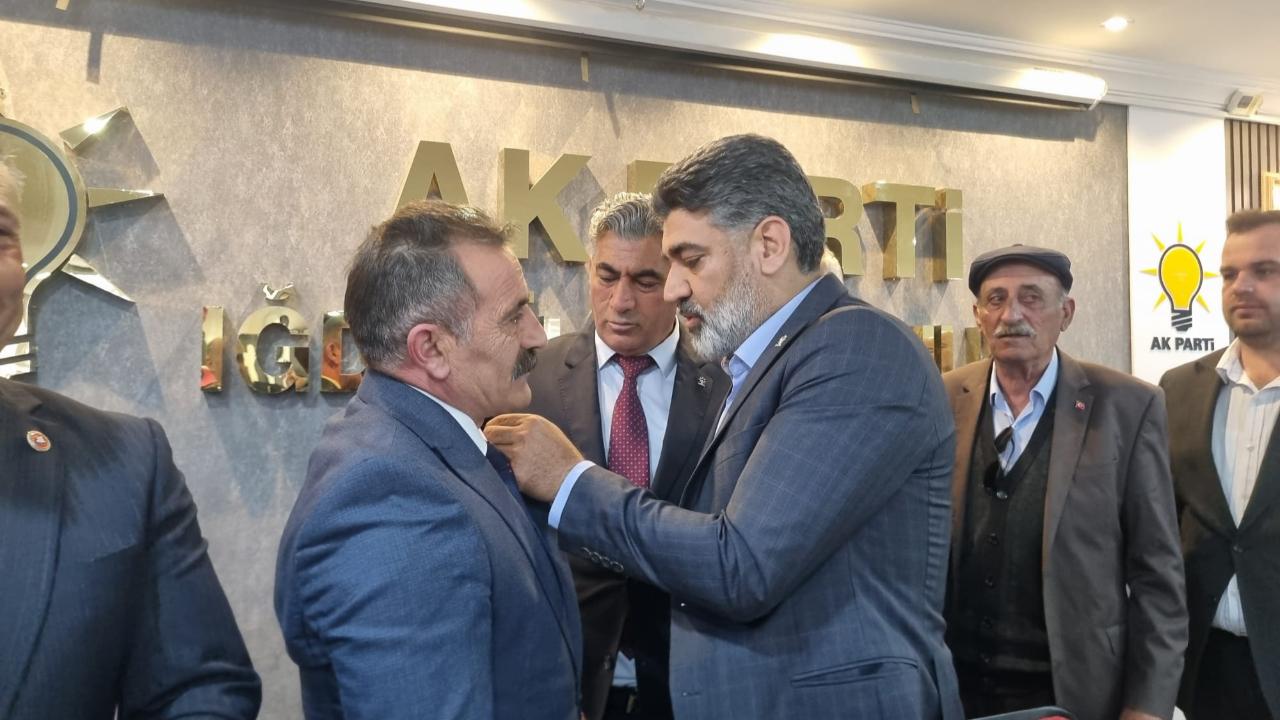Iğdır’da yerel siyasette DEM Parti’den istifa ederek AK Parti saflarına katıldı