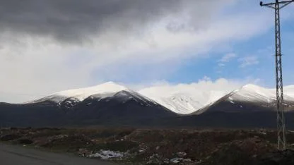 Iğdır’ın Yüksek Kesimleri Nisan Ayında Yeniden Beyaza Büründü