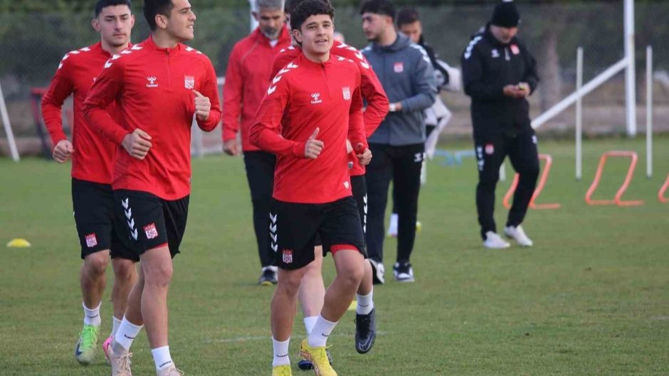Iğdırlı Hoca Hedefini Belirledi: "Sivasspor İçin Play-Off'a Girmek Elzem!"