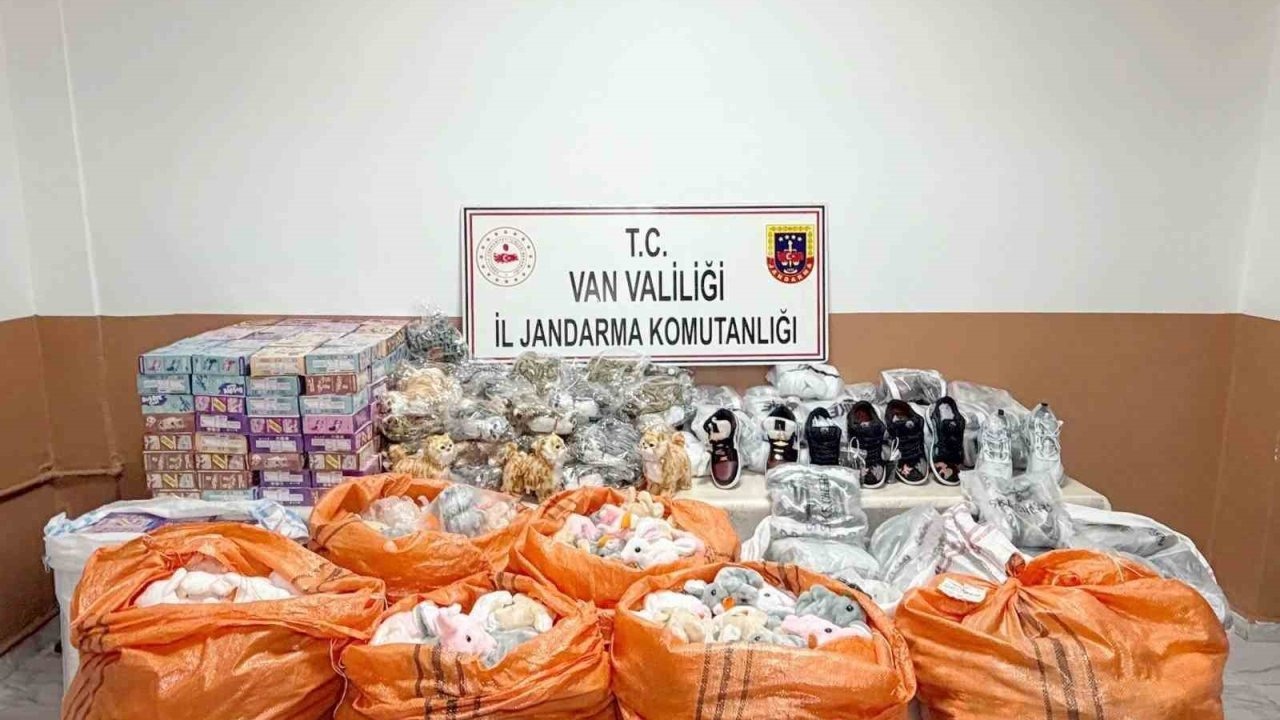 Jandarma Geçit Vermedi: Van’da Yol Kontrolünde Milyonluk Kaçakçılık