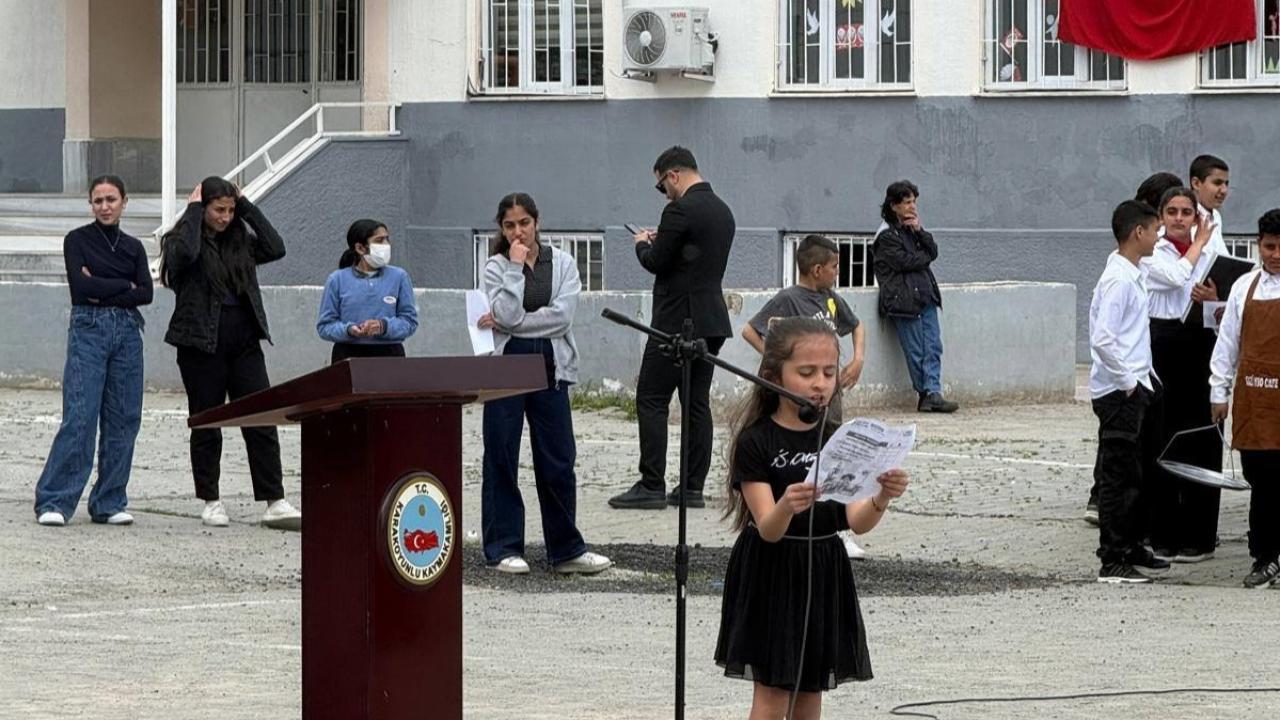 Karakoyunlu'da Vatan Marşı Eşliğinde Görsel Şölen