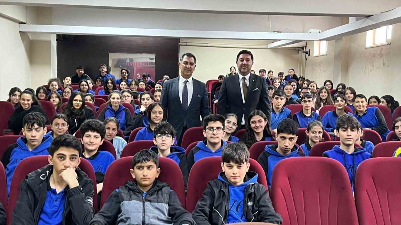 Kars Ticaret ve Sanayi Odası Başkanı Kadir Bozan Gençlerle Kariyer Yolculuğunu Paylaştı