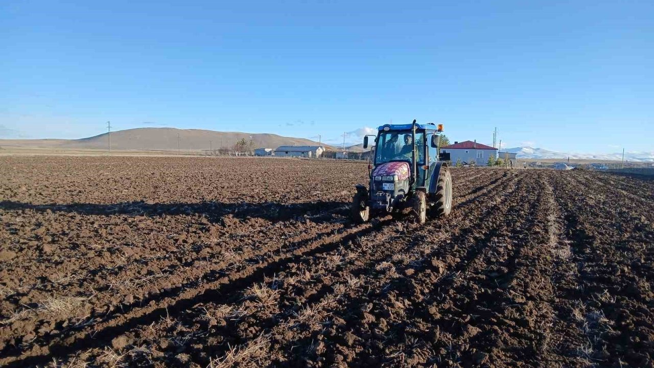 Kars’ta 2026 Yılı Ekin Sezonu Akyaka’da Başladı