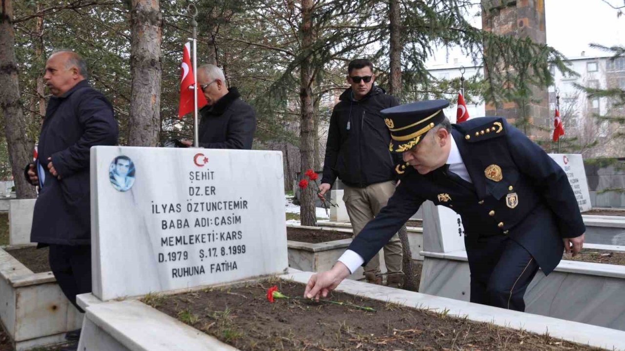 Kars'ta Anlamlı Tören: Polis Teşkilatı 181 Yaşında! Şehitler Dualarla Anıldı