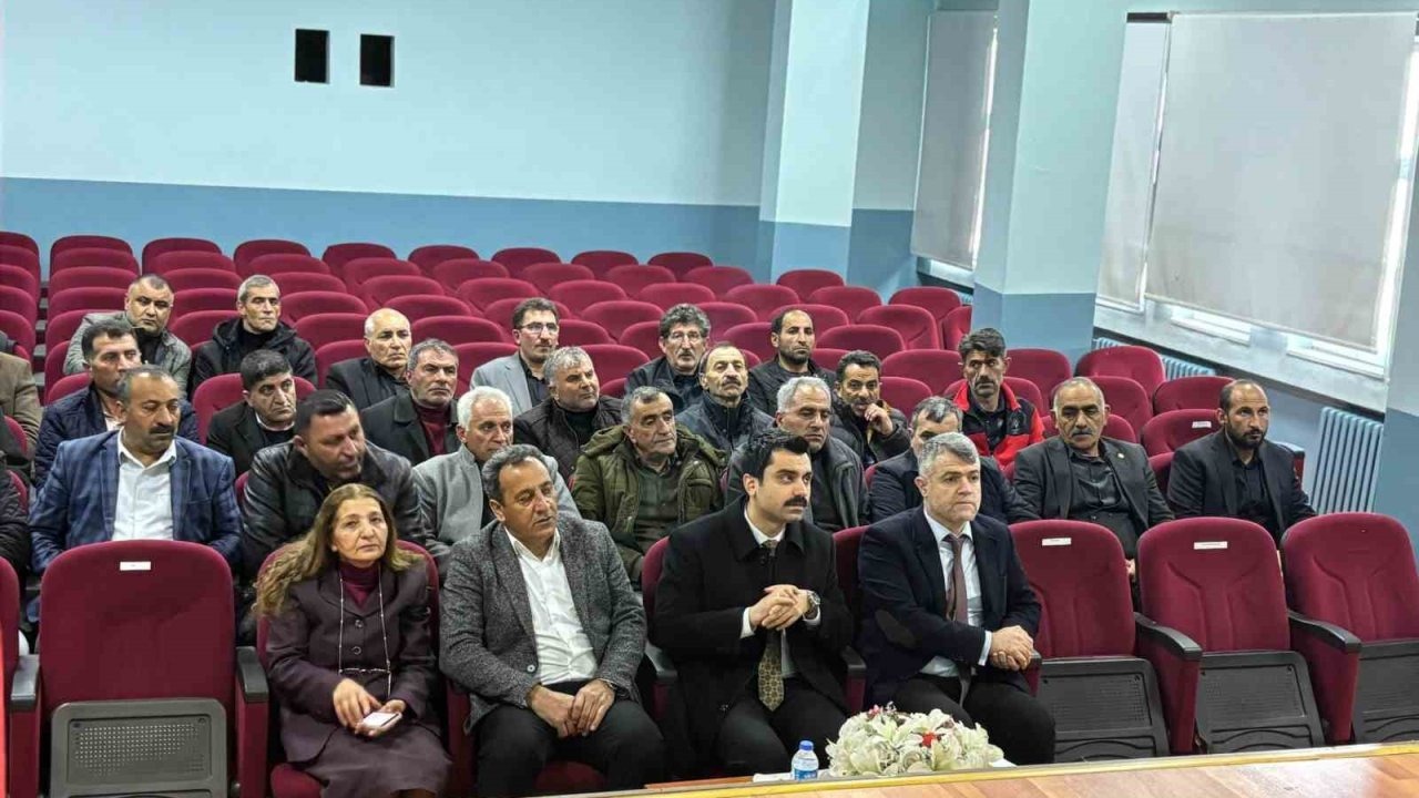 Kaymakam Tutal Başkanlığında Önemli Toplantı: Susuz Köyleri İçin Altyapı ve Mera Kararları