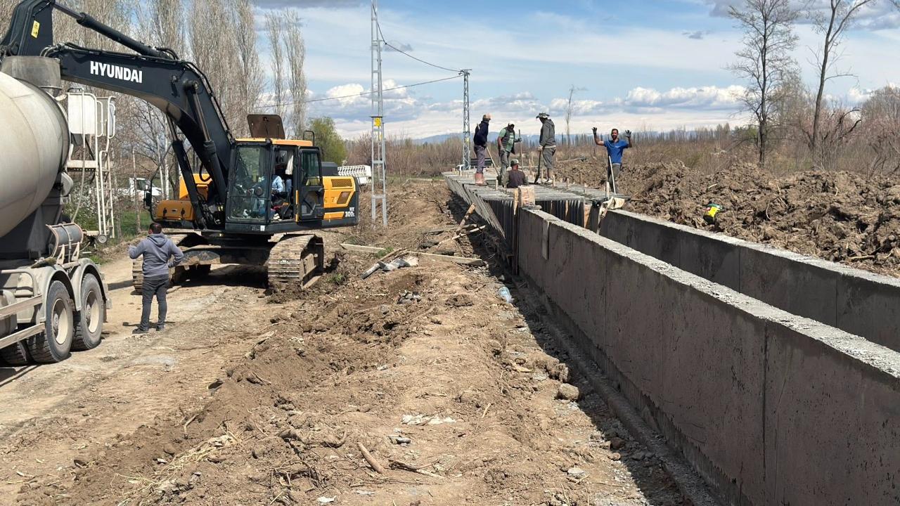 Melekli’de Su Yolları Modernleşiyor: Başkan Tanık’tan Üretim Seferberliği!