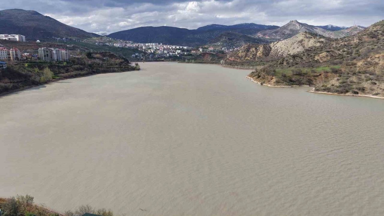 Munzur ve Pülümür Çayları Coştu: Tunceli'de Bereketli Bahar