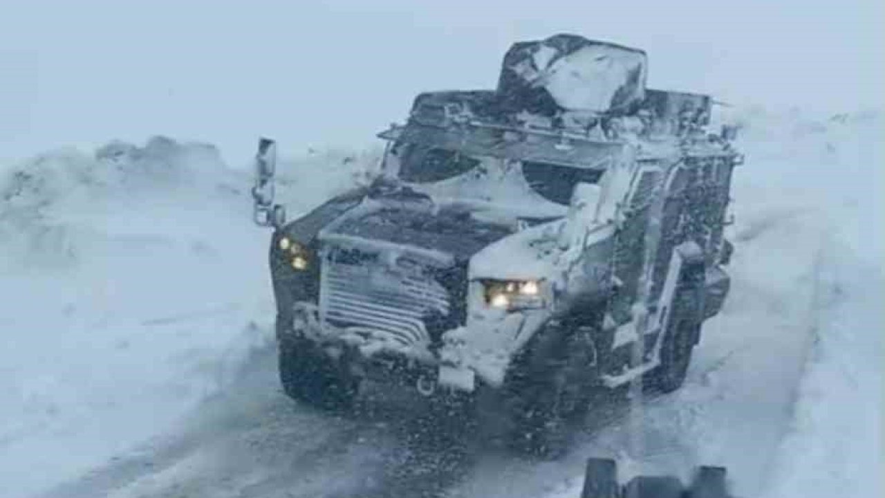 Muş'ta Kış Geri Geldi! Yüksek Kesimlerde Ulaşım Durdu, Ekipler Mahsur Kalanlar İçin Seferber Oldu