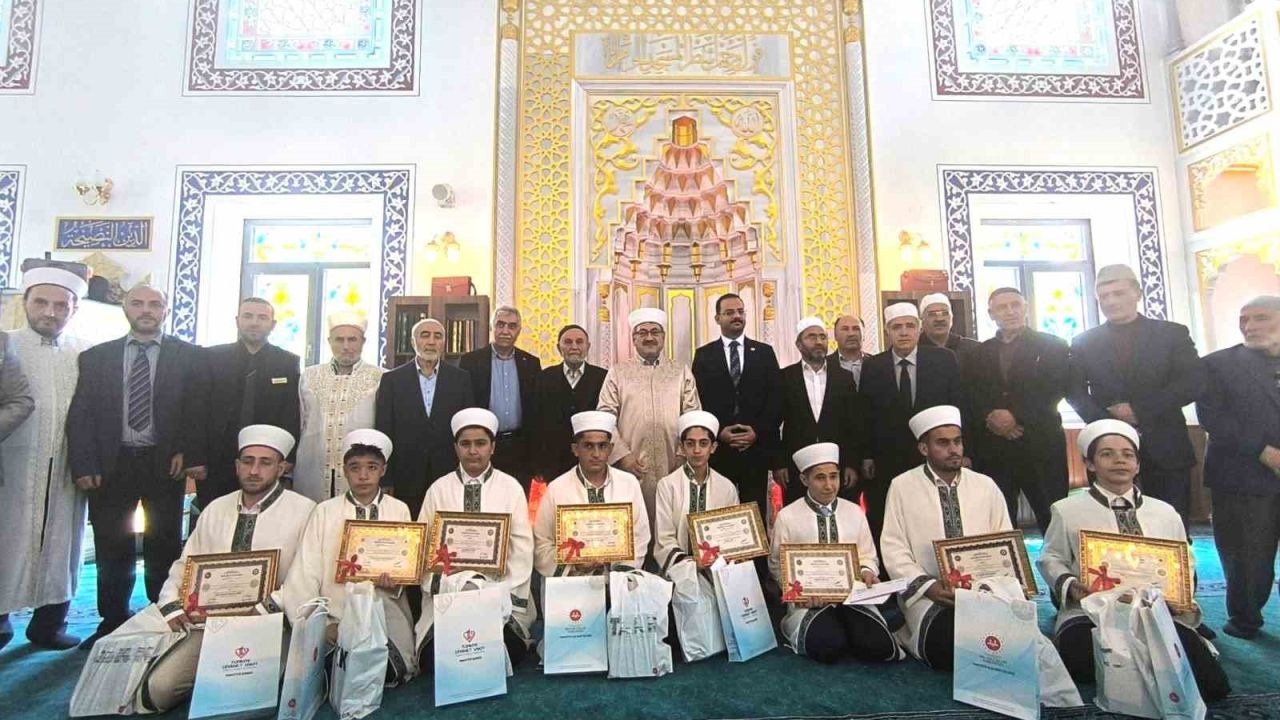 Nenehatun Camii’nde Duygulu Merasim