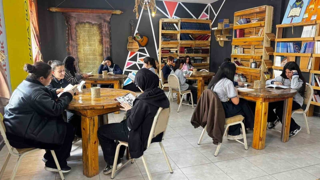 Sanatla Dönüşen Kütüphane: Ağrı'da Sıfır Atık Öncüsü