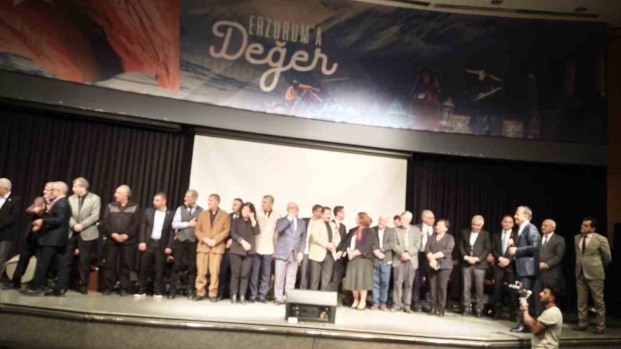 Türküler Ragıp Topçu İçin Söylendi: Erzurum’da Duygu Dolu Kültür Sanat Gecesi