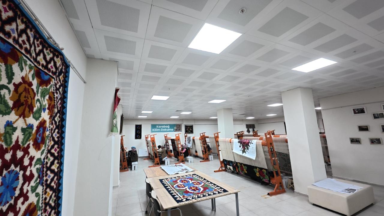 Usta Ellerde Hayat Bulan Miras: Iğdır Karabağ Kilim Atölyesi’nde Yoğun Mesai