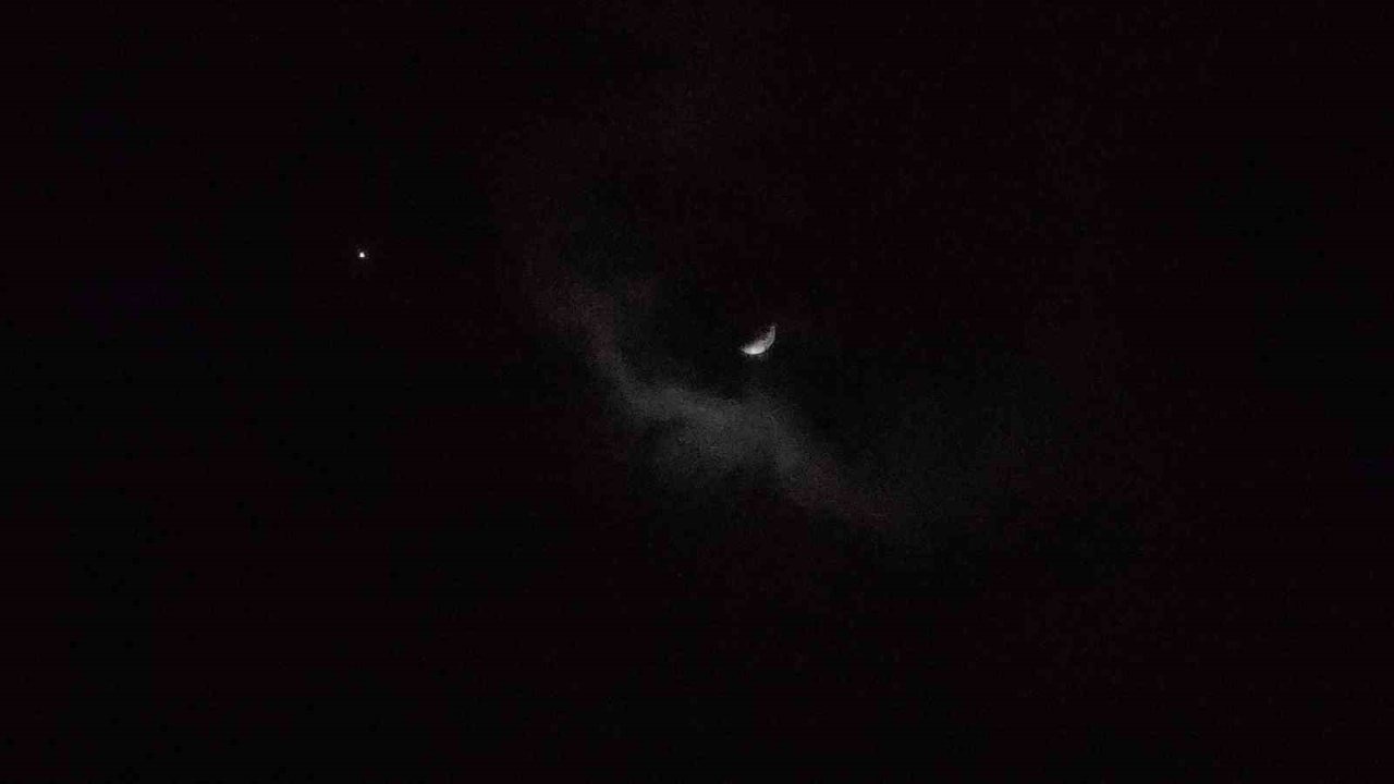 Van'da Kartpostallık Görüntü: Ay Ve Jüpiter'in Eşsiz Dansı