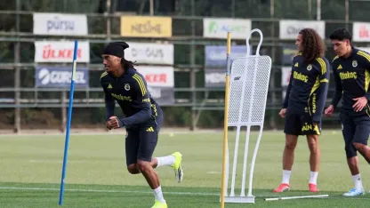 Fenerbahçe’de Kritik Randevu Öncesi Son Rötuşlar: Başakşehir Maçı Hazırlıkları Tamamlandı
