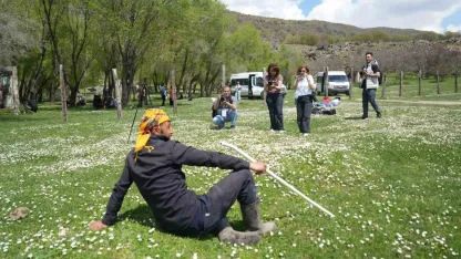 Türkiye’nin Usta Fotoğrafçıları Muş’ta: Lale Bahçeleri ve Tarihi Mekânlar Yarışıyor