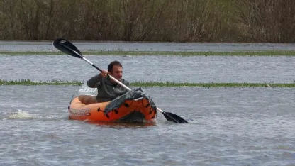 Ardahan Ovası Göle Döndü: Kura Nehri Taştı, Kanocular Akın Etti