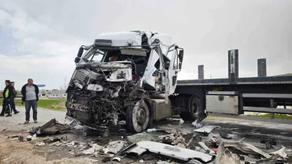 Ahlat-Ovakışla Yolunda Feci Kaza: 1 Ağır Yaralı