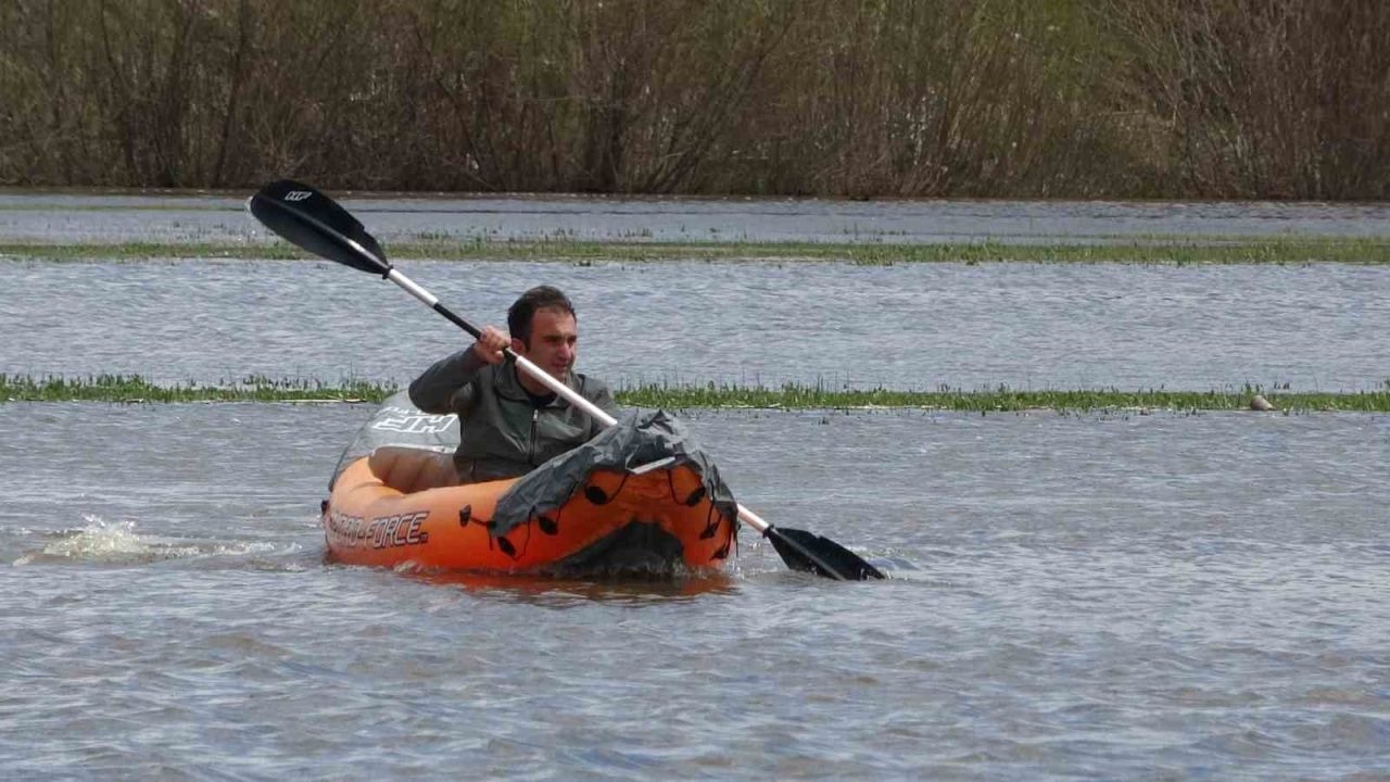 Ardahan Ovası Göle Döndü: Kura Nehri Taştı, Kanocular Akın Etti