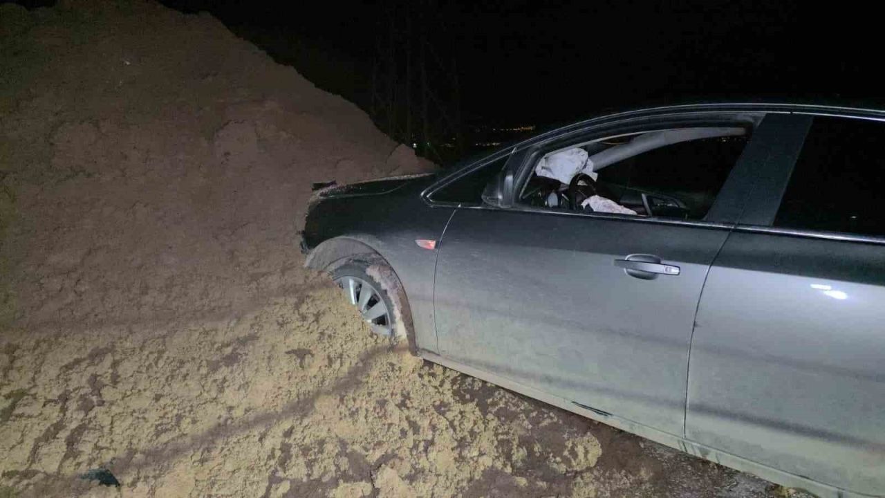 Gece Karanlığında "Toprak" Tuzağı: Sürücü Ölümden Döndü