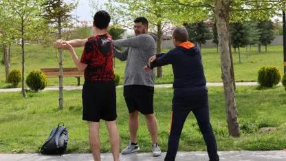 Iğdır Millet bahçesi sporcuların yeni antrenman alanı oldu