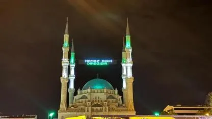 Iğdır Ulu Camii Minarelerinde Led Mahya İlgi Çekti