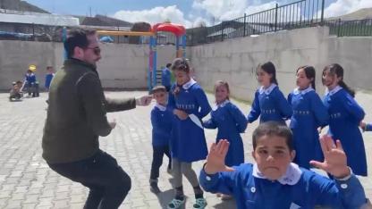Iğdır'da Gülümseten Kareler: Öğrencilerin "Şevko" Coşkusu!