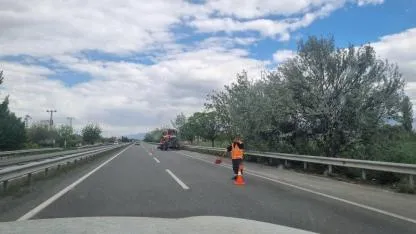 Iğdır’da Karayolları ekiplerinin yollarda bahar temizliği
