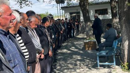 Iğdır'da Oyun Faciası: Silahla Vurulan 13 Yaşındaki Berat Son Yolculuğuna Uğurlandı