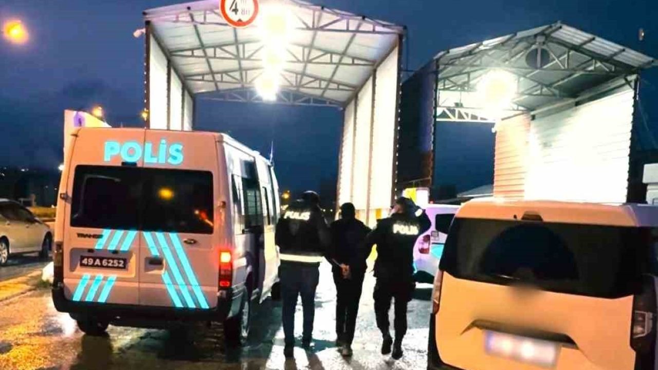 Muş'ta Göçmen Kaçakçılığı Operasyonu: 2 Organizatör Tutuklandı