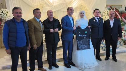 Vali Taşolar’dan Genç Çifte “Iğdır FK” Jesti
