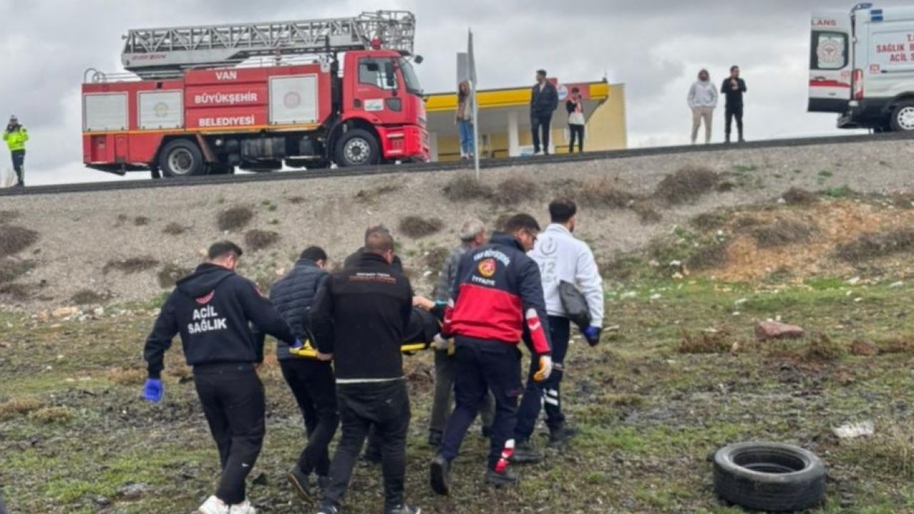Van Çaldıran’da Kamyonet Şarampole Yuvarlandı: Sürücü Yaralı