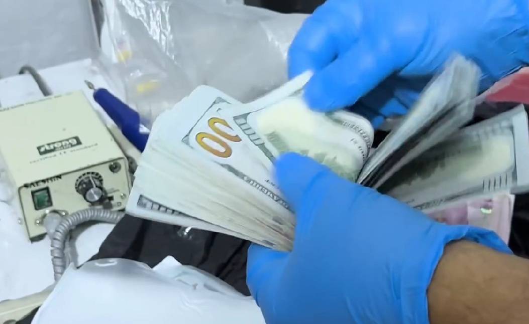 Iğdır’da Sahte Diş Hekimi Operasyonu: Ruhsatsız Klinikte 2 Kişi Yakalandı, Çok Sayıda Tıbbi Malzeme ve Para Ele Geçirildi