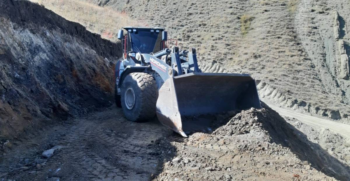 Tuzluca Akdeğirmen Köyüne Yeni Arazi Yolu Yapıldı