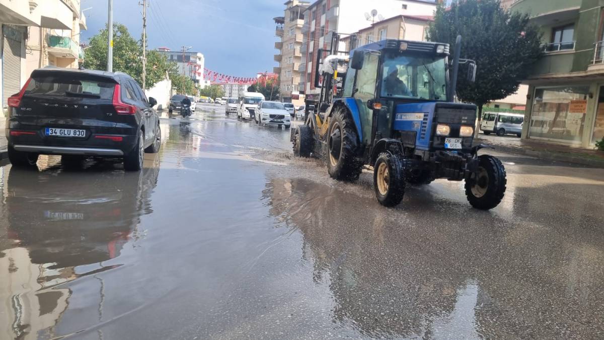Iğdır’da Yağış Yolları Göle Çevirdi