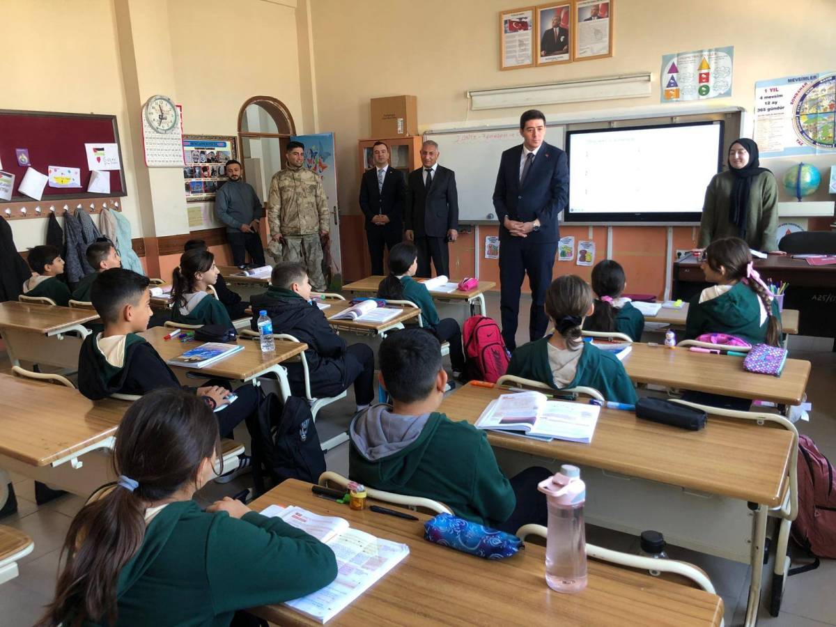 Karakoyunlu Kaymakamı Fatih Erdoğan’dan Okul Ziyareti