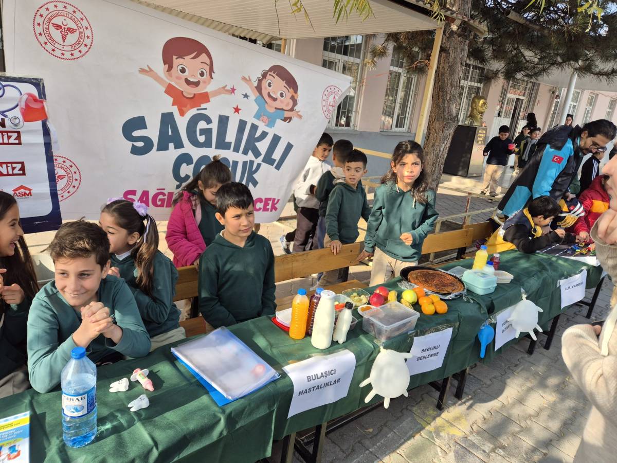 Iğdır Kazım Karabekir İlkokulu’nda öğrencilere sağlık eğitimi
