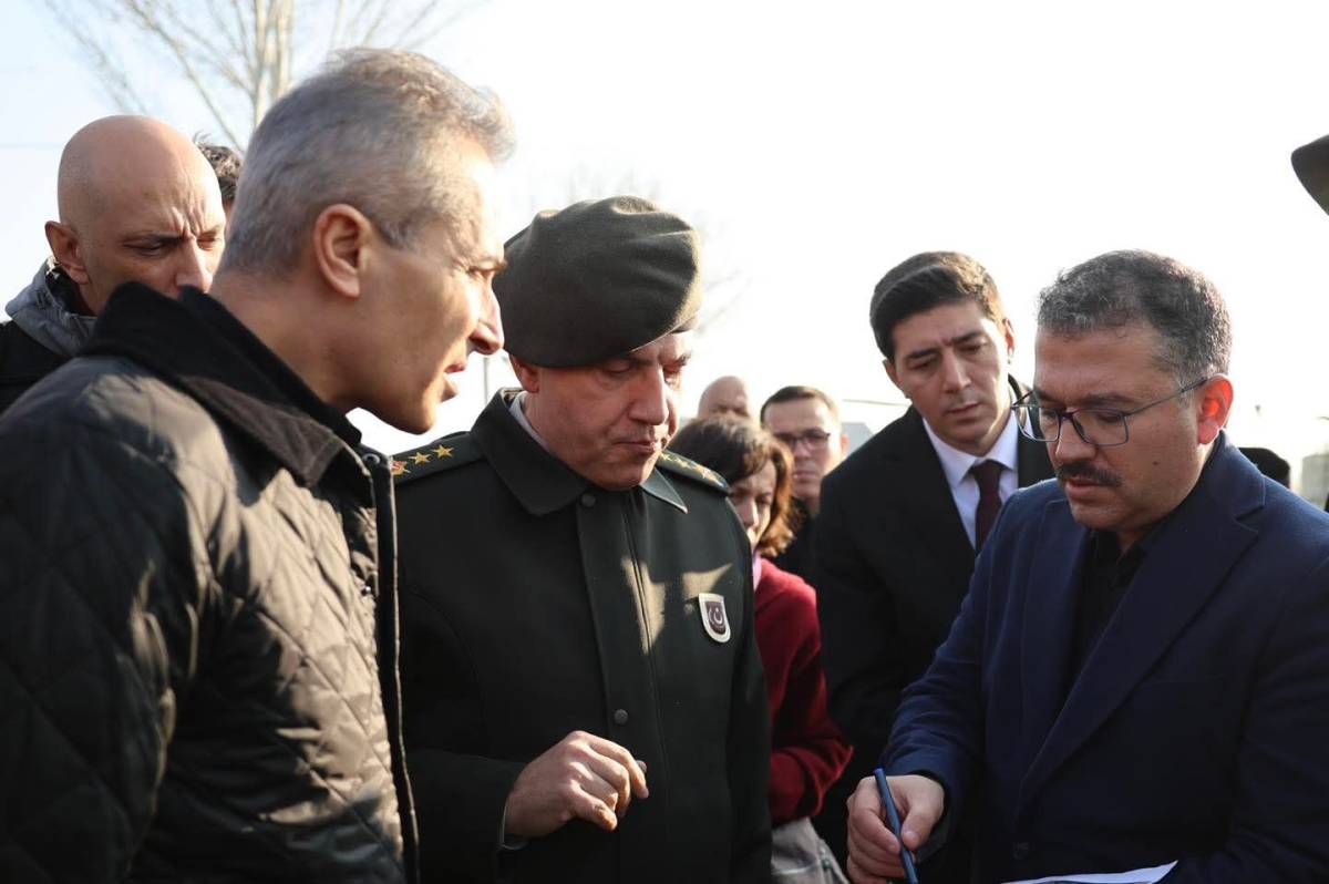 Alican Sınır Kapısı'nda Kritik Hareketlilik! Üst Düzey Heyet Sınırda İnceleme Yaptı